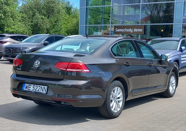 Volkswagen Passat cena 69900 przebieg: 135298, rok produkcji 2016 z Koniecpol małe 497